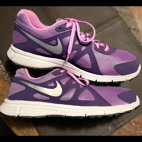 Nike Revolution 2 Ladies Running Shoes in Purple- BRAND NEW - Picture 5 of 10